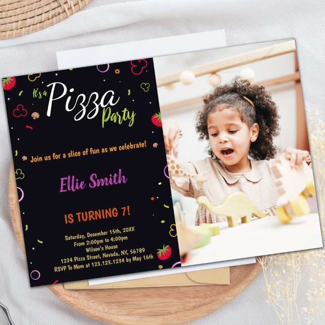 Invitaciones de cumpleaños de Pizza Negra con foto (Black Pizza Birthday Invitations with photo)