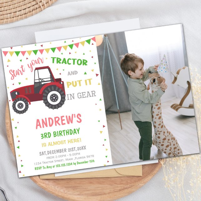 Invitaciones de cumpleaños de Red Tractor con foto (Red Tractor Birthday Invitations with photo)