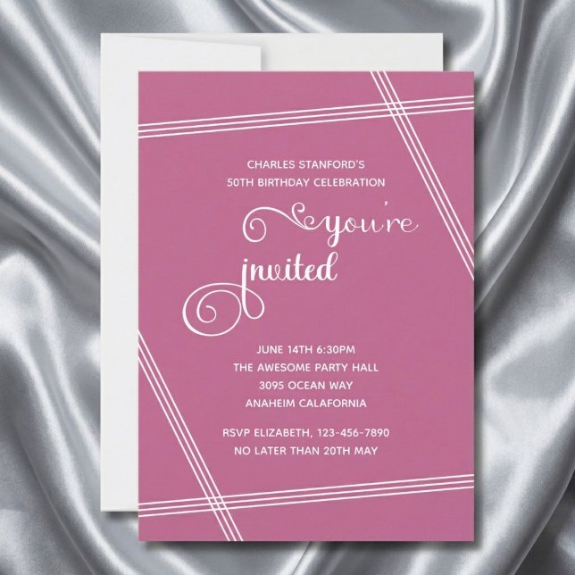 Invitaciones de cumpleaños elegantes y modernas pa (Pink 50th birthday invitation on grey silk background.)