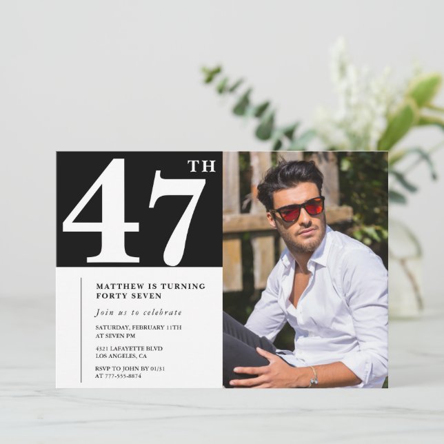 Invitaciones de cumpleaños número 47 en blanco y n (Anverso de pie)