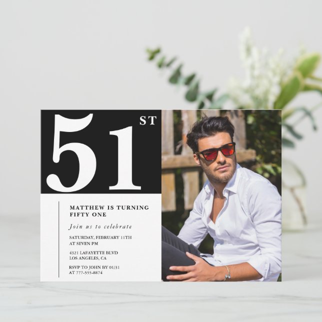 Invitaciones de cumpleaños número 51 en blanco y n (Anverso de pie)