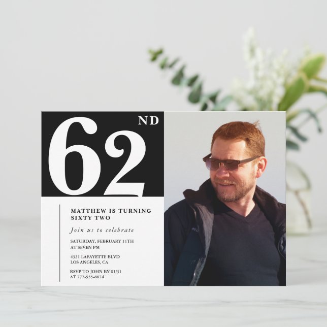 Invitaciones de cumpleaños número 62 en blanco y n (Anverso de pie)
