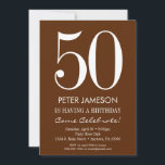 Invitaciones de cumpleaños para adultos marrones y<br><div class="desc">Una invitación de cumpleaños simple y moderna,  marrón y blanco para un hito o cualquier cumpleaños de edad. Esta invitación es para cualquier edad,  incluyendo hitos: 18.º 21.30.35.º 45.º 55.º 60.º 65.º 70.º 75.º 85.º 90</div>