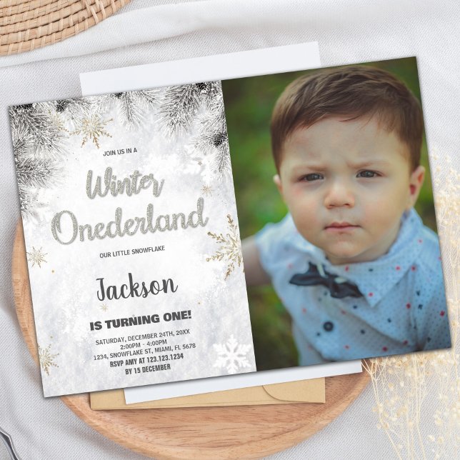Invitaciones de invierno de ONEderland Foto de pla (Winter ONEderland Invitations Pine Silver Photo)