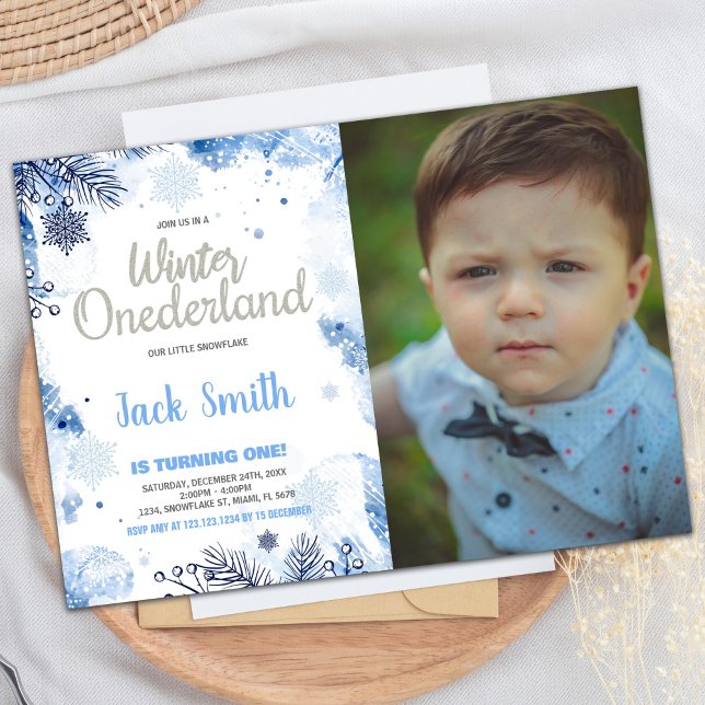 Invitaciones de invierno de ONEderland Foto de Pur (Winter ONEderland Invitations Silver Glitter Photo)