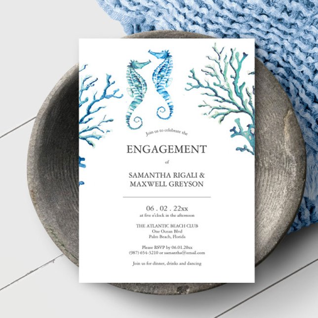 Invitaciones de la Parte de compromiso: caballitos (Beach engagement invitations feature unique watercolor seahorse and coral art Victoria Grigaliunas)
