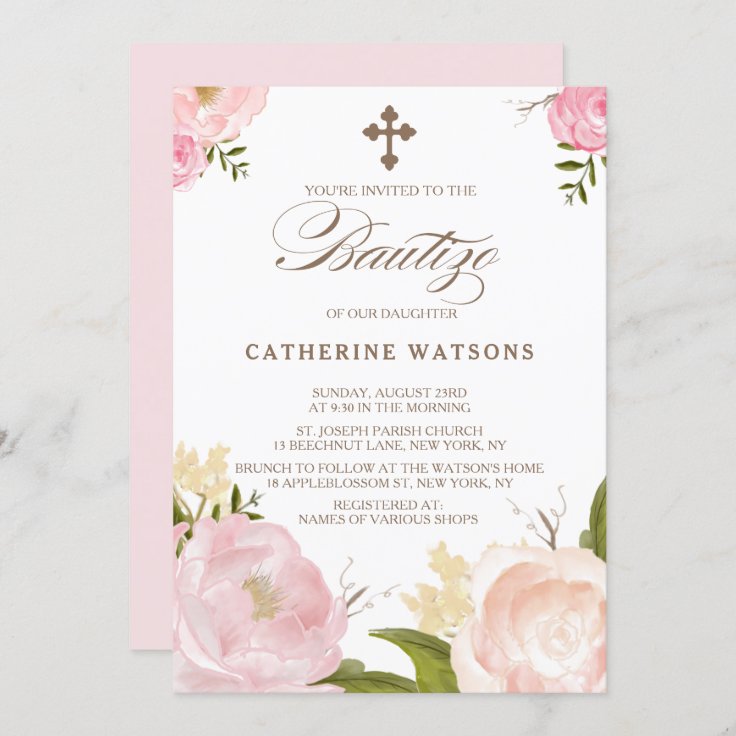 Invitaciones para bautizo con flores y fondo rosa. 