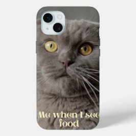 IPhone 15 más funda con gato gracioso