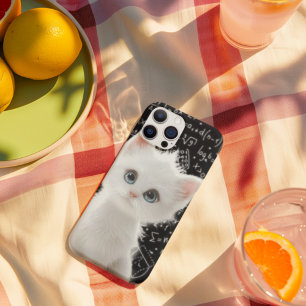 iPhone 16 Gato Blanco Esponjoso & Fórmulas Matemáticas Funda