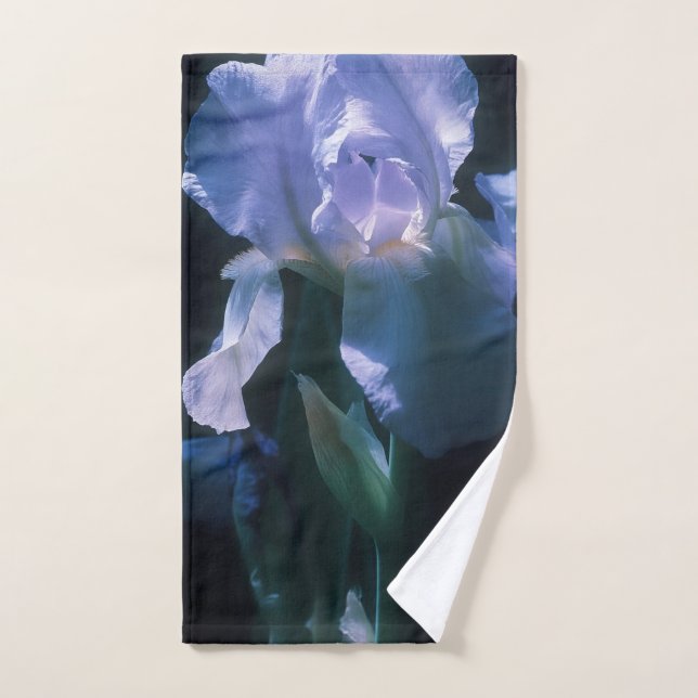 Iris Flowers at Twilight Beach Towel (Toalla de mano)