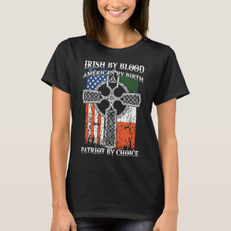 Irlandés por las camisetas del americano de la