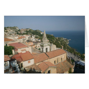 ITALIA, Sicilia, TAORMINA: Vista hacia Piazza IX
