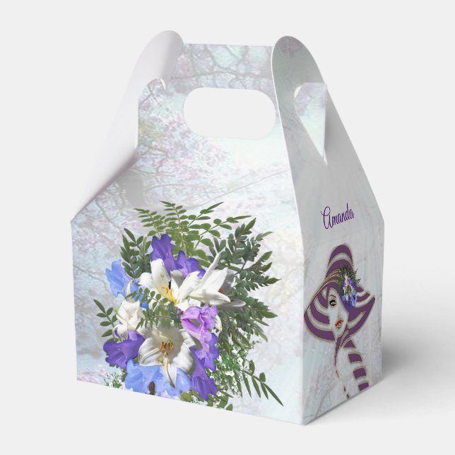 Jacaranda Blooms & Lily Bouquet Caja de Regalos (Reverso)