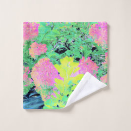 Jardín de hidrangea rosada con oliva amarilla