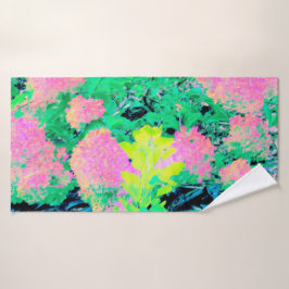 Jardín de hidrangea rosada con oliva amarilla