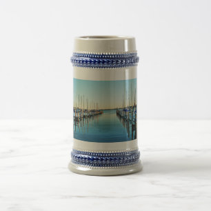 Jarra De Cerveza Barcos en el puerto deportivo por Shirley Taylor