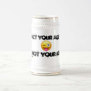 Jarra De Cerveza bizcocho de cerveza divertido "ACTÚE SU EDAD"