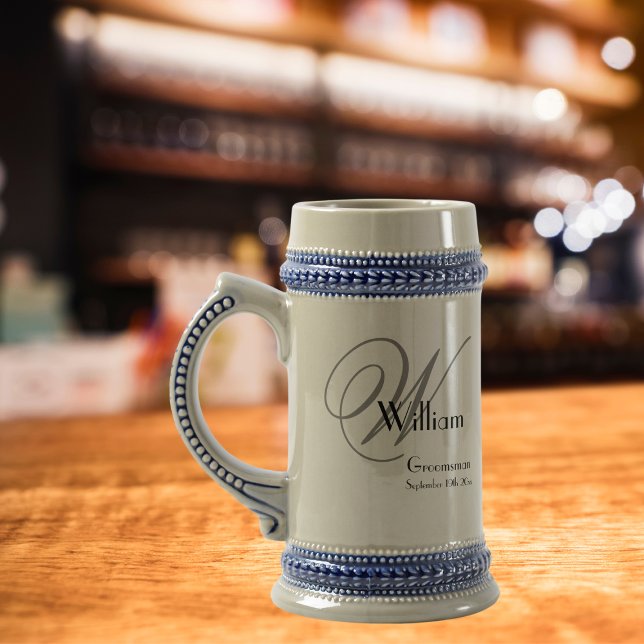 Jarra De Cerveza Boda Groomsman regalo Monograma moderno Guay rústi (A wonderful, classic beer stein or "Bierkrug". Enjoy your beer even more with this rustic beer mug.)