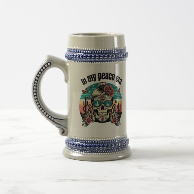 Jarra De Cerveza Boho Peace Era Skull – Retro Desert Floral Design" (Izquierda)