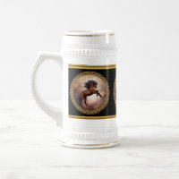 Caballo marrón frisón criándose con nubes nubladas