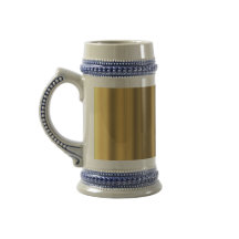 ¡Cerveza dorada! Stein