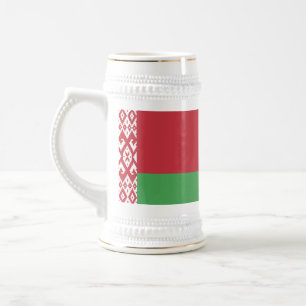 Jarra de cerveza con bandera patriótica de Bielorr
