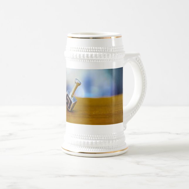 Jarra De Cerveza El feliz Hanukkah de SlipperyJoe girando a cuatro  (Anverso derecho)