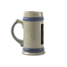 Hermoso diseño de cinta roja de árbol de Navidad