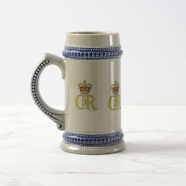 Jarra De Cerveza King Charles III cypher commemorative stein (Izquierda)
