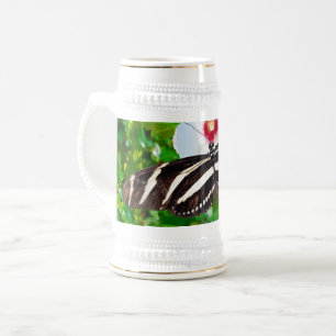 Jarra De Cerveza Mariposa de cebra con corazón rojo hibiscus