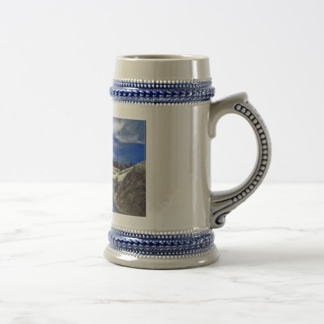 Jarra De Cerveza País hermoso en un stein (Derecha)