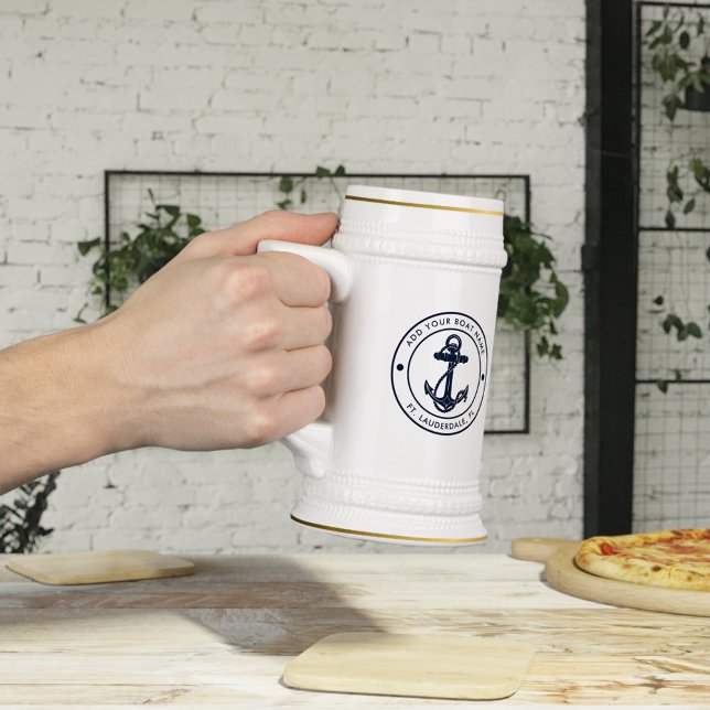 Jarra De Cerveza Personalizado de nombre de barco azul de la Marina (Nautical Anchor Navy Blue Boating Beer Stein)