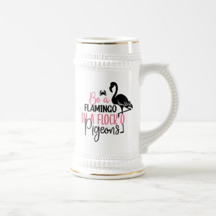 Jarra De Cerveza Sé un flamenco en una bandada de palomas-27308