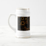 Jarra De Cerveza SlipperyJoe's Estrella David temática de Hanukkah<br><div class="desc">SlipperyJoe's Estrella David temática de Hanukkah artística luz de velas festiva resplandeciente temas de luz y resiliencia moderna reverente para festividades judías tamaños variados tonos metálicos oro bronce marrón profundo negro rico fondo evoca tradición hebrea elegancia patrón simétrico regalos decoraciones flujo visual ceremonial rítmico símbolo significativo religión</div>