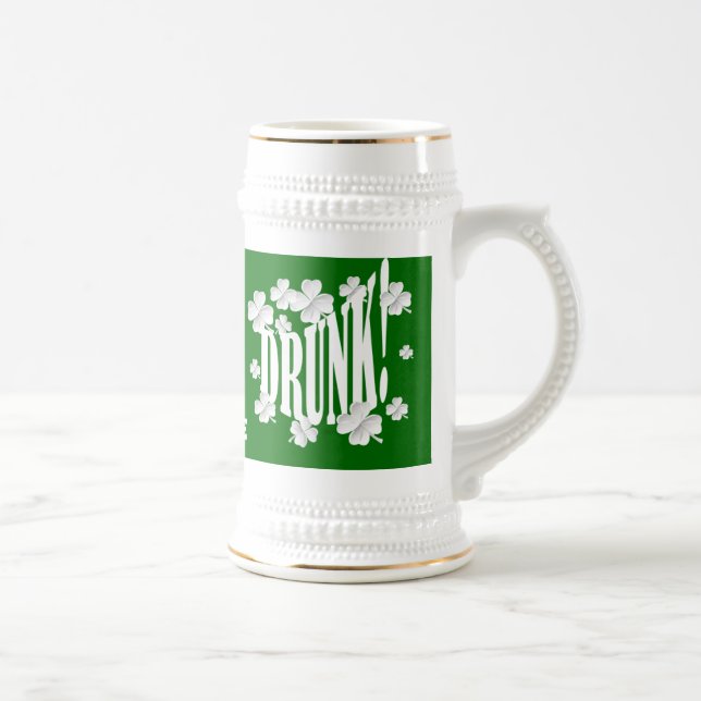 Jarra De Cerveza Texto borrachín y shamrock (Derecha)
