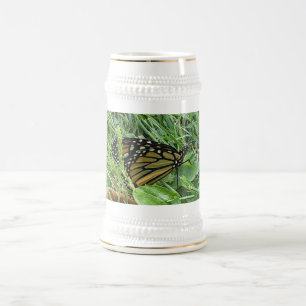 Jarra De Cerveza Una mariposa monarca