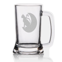 Taza de cerveza con gato en la luna