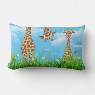 jirafas en hierba con nubes de almohada lumbar