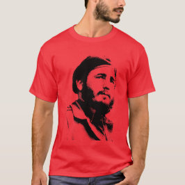 Joven Fidel con una camiseta de apariencia soñador