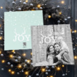 Joy Deer Antlers Navidad de vacaciones Mint<br><div class="desc">Joy Deer Antlers Navidades de vacaciones Mint Die Cortar la tarjeta de vacaciones de la foto. ¡Qué lindo! Este Navidad es un círculo con una imagen de tu familia o parejas en un lado y un lindo patrón de puntos abstractos modernos de la menta en el otro. Y luciendo tipografía...</div>