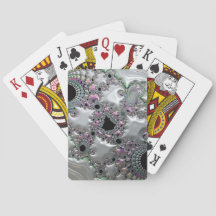 Joyas preciosas jugando cartas