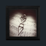 Joyero Boda Ring Hearts Music<br><div class="desc">Un libro de composición,  anglonizado justo a la derecha,  hace que los anillos redondos eternos formen la forma de los corazones.</div>