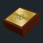 Joyero Cajón de regalo del 50° aniversario del Boda de Or<br><div class="desc">Un Diseño de Imágenes Digitalbcon con un color dorado suave satinado y un tema de diseño religioso con una variedad de imágenes, formas, patrones, estilos y fuentes personalizados en esta caja de regalo "Religious Golden 50th Boda Aniversario". Este diseño dorado suave y satinado se completa con letras de texto en...</div>