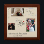 Joyero Collage de fotos Boda personalizado con texto pers<br><div class="desc">Mantén los recuerdos de tu día especial cerca con este collage de fotos con espacio para 3 de tus fotos favoritas de bodas,  personalizadas con tus nombres!  Un fondo tamizado y agradable se ve muy bien con muchos decorados diferentes.  Hace un regalo único que será realmente valorado.</div>