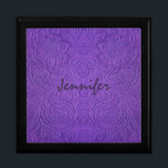 Joyero Diseño floral Grabado en relieve de cuero Ante mor<br><div class="desc">Diseño floral Grabado en relieve de cuero Ante morado</div>
