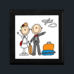 Joyero Figura camisetas y regalos del palillo de la luna<br><div class="desc">¡Pegue la figura camisetas de los recién casados de la boda,  tazas,  tarjetas,  pegatinas,  imanes,  las bolsas de asas,  recuerdos,  llaveros,  placemats,  las carpetas,  y ofreciendo una figura novia y el novio del palillo que están emprendiendo su luna de miel después de estar casado!</div>