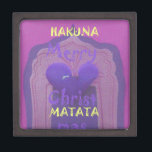 Joyero Hakuna Matata Merry Christmas Love Design.jpg<br><div class="desc">Hakuna Matata Feliz Diseño de Amor de Navidad. Hermoso diseño de color morado con un maravilloso corazón azul y un toque de purpurina en el fondo. Uno de los últimos diseños especiales de Hakuna Matata esta maravillosa temporada de Navidades y la maravillosa temporada. Comparte el amor de los Navidades con...</div>