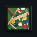 Joyero Mesa de billar de por vida con bolas y chalecos<br><div class="desc">Creándolas con esta pintura espectacular de una mesa de billar de Jennifer Goldberger. Las bolas se ven nuevas, el fieltro se ve inmaculado, y la tiza ya se ha aplicado a los palos de referencia. Cuelga esto en tu casa, o dáselo a un amigo o a un ser querido que...</div>
