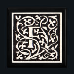 Joyero Monograma de cosecha de vintage F Letra Art Nouvea<br><div class="desc">Letras Art Nouveau - Monogramas del Movimiento de Artes y Artesanías Esta carta F es un adorable monograma rebuscado creado en 1901, y publicado en un conjunto de libros. El monograma F está rodeado por un maravilloso patrón de vid dibujado a mano, muy en el estilo de los patrones art...</div>