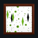 Joyero Retro Green Diamonts & Starbursts Tile Gift Box<br><div class="desc">Este personalizable retro Green Diamonds and Starbursts Tile Gift Box es una nueva versión de un estilo vintage. Cuenta con estrellas kitsch, negras, sobre puntos de polka verde, con formas geométricas, verdes y de diamante negro. Personalizar el color de fondo de este producto moderno de mediados de siglo si te...</div>